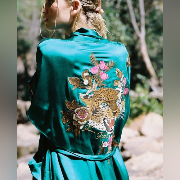 NWT✨ Spell Emerald Tiger Kimono in S/M - Picture 1 of 10